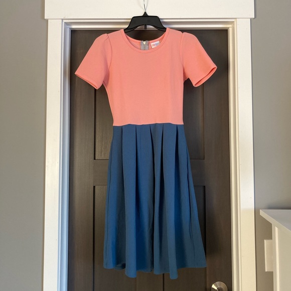 LuLaRoe Dresses & Skirts - 🆕LuLaRoe Amelia Dress Size XS